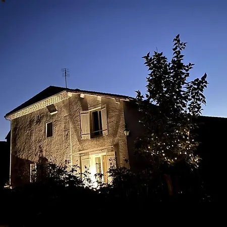 Logement Independant Dans Une Longere Grand Brassac Exterior photo