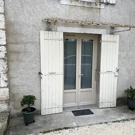 Logement Independant Dans Une Longere Grand Brassac Exterior photo
